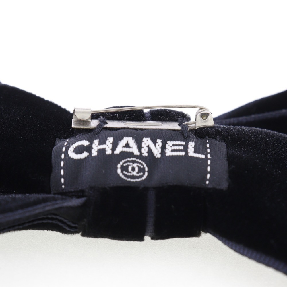 CHANEL Authentic Black Brooch - Picture 3 of 5
